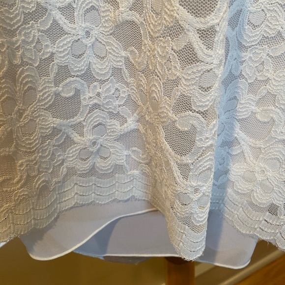 NWT White Lace Top - Picture 2 of 10